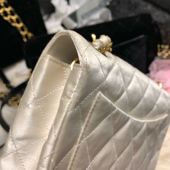 Vintage Chanel 24k white satin mini square flap - Picture 5 of 16